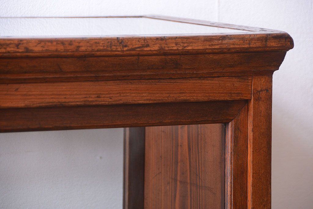 アンティーク家具　和製アンティーク　縦型!古い木の上品なガラスケース