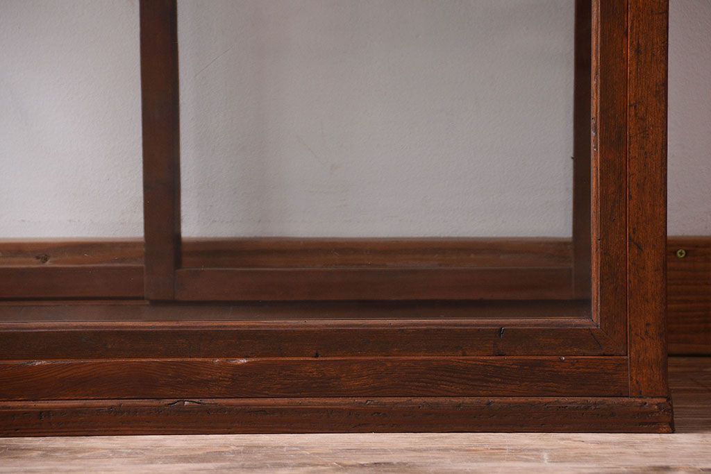 アンティーク家具　和製アンティーク　縦型!古い木の上品なガラスケース