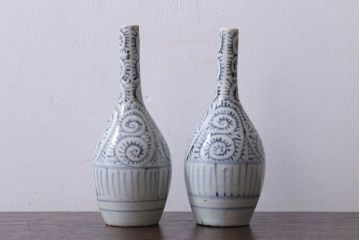 アンティーク雑貨　古民具・骨董　江戸後期　古伊万里・染付・蛸唐草文　徳利2つセット