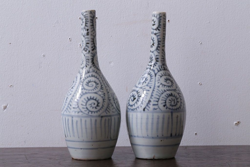 アンティーク雑貨　古民具・骨董　江戸後期　古伊万里・染付・蛸唐草文　徳利2つセット