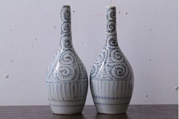 アンティーク雑貨　古民具・骨董　江戸後期　古伊万里・染付・蛸唐草文　徳利2つセット