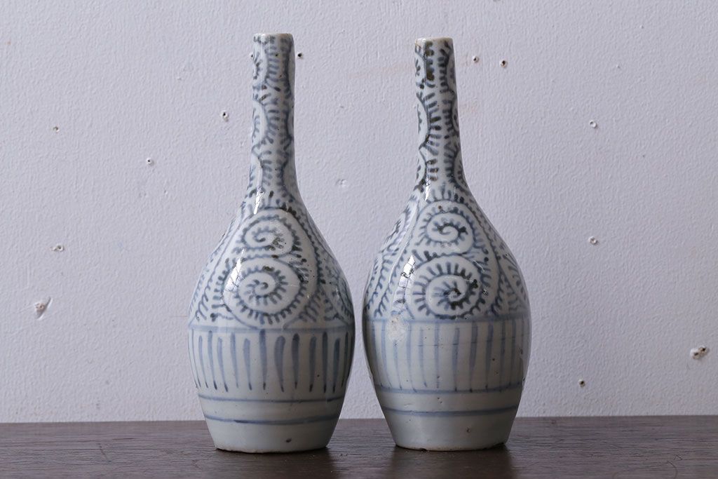 アンティーク雑貨　古民具・骨董　江戸後期　古伊万里・染付・蛸唐草文　徳利2つセット