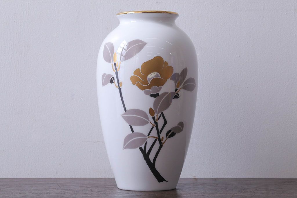 アンティーク雑貨　中古　大倉陶園(おおくらとうえん)　金彩　椿　23cm　花器(箱付き)