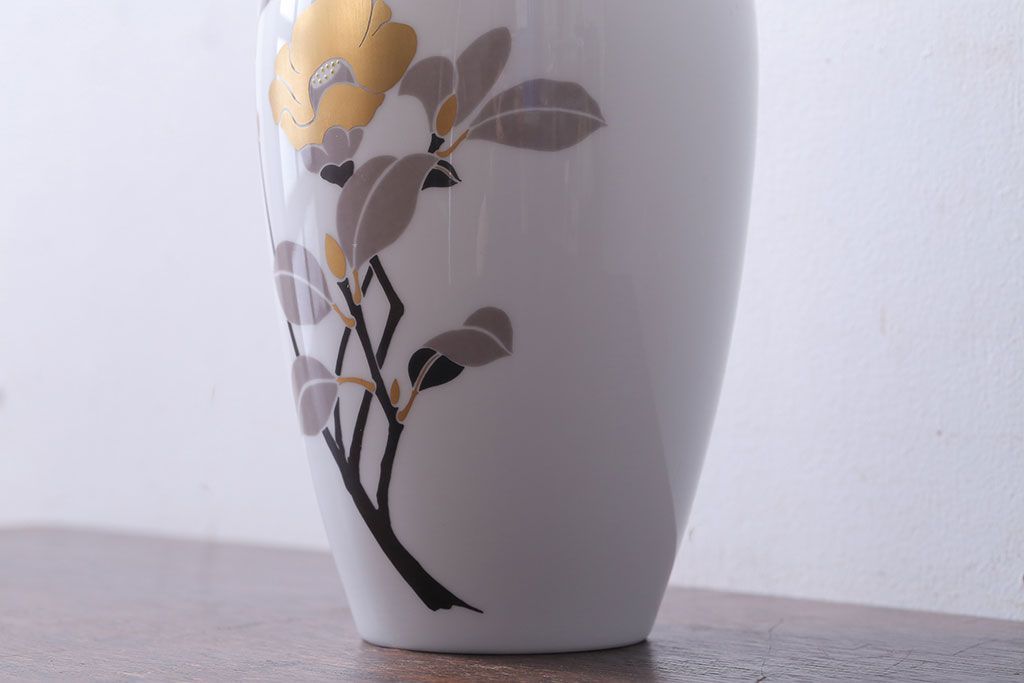 アンティーク雑貨　中古　大倉陶園(おおくらとうえん)　金彩　椿　23cm　花器(箱付き)