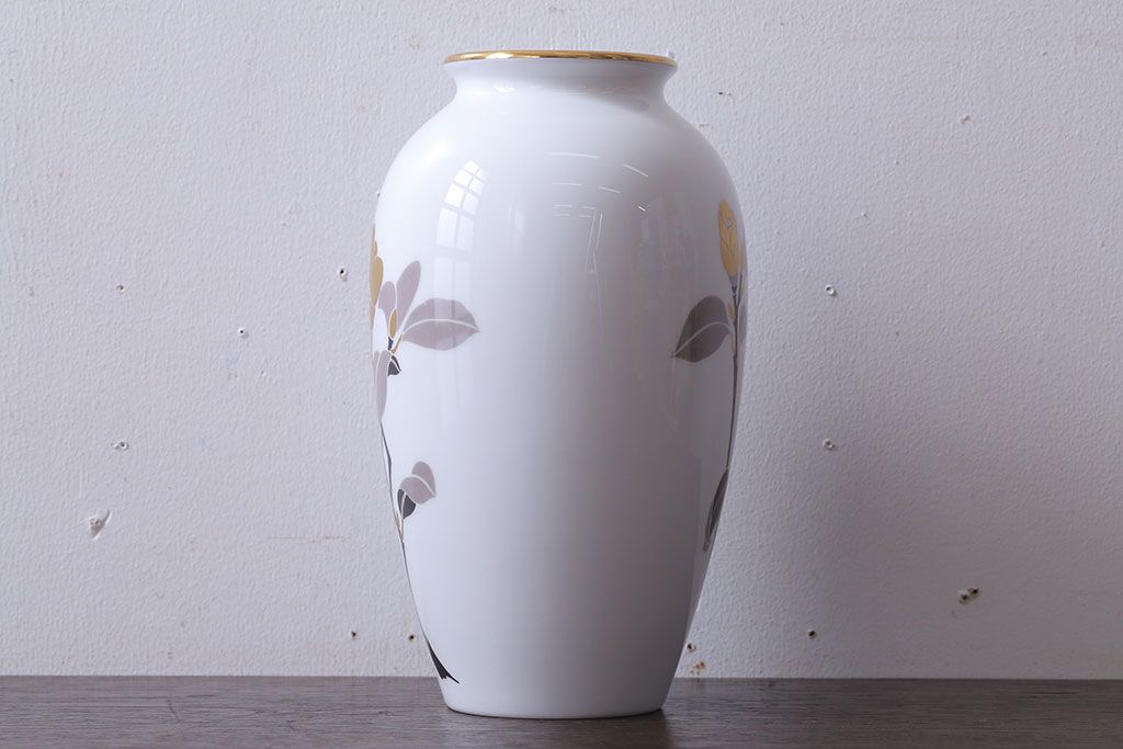 アンティーク雑貨　中古　大倉陶園(おおくらとうえん)　金彩　椿　23cm　花器(箱付き)