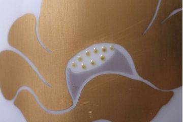 アンティーク雑貨　中古　大倉陶園(おおくらとうえん)　金彩　椿　23cm　花器(箱付き)