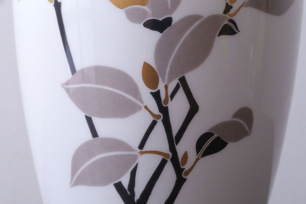 アンティーク雑貨　中古　大倉陶園(おおくらとうえん)　金彩　椿　23cm　花器(箱付き)