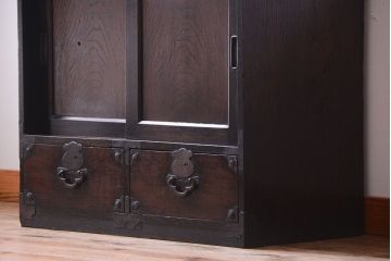 アンティーク家具　和製アンティーク　大正期　三方栗材の古金具付き帳場箪笥