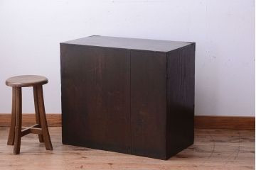 アンティーク家具　和製アンティーク　大正期　三方栗材の古金具付き帳場箪笥