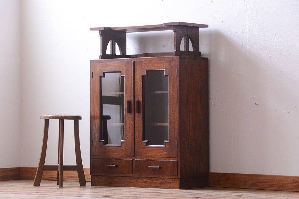 アンティーク家具　和製アンティーク　飾り台付きの上品な古いブックケース(本箱)