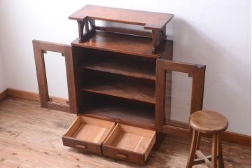 アンティーク家具　和製アンティーク　飾り台付きの上品な古いブックケース(本箱)