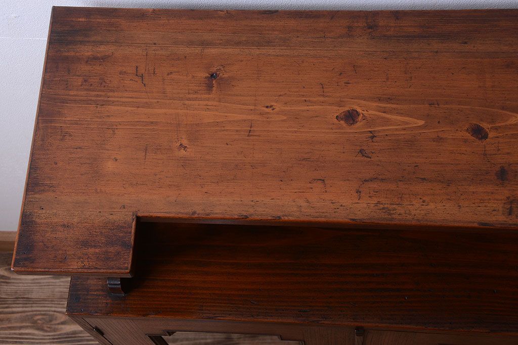 アンティーク家具　和製アンティーク　飾り台付きの上品な古いブックケース(本箱)