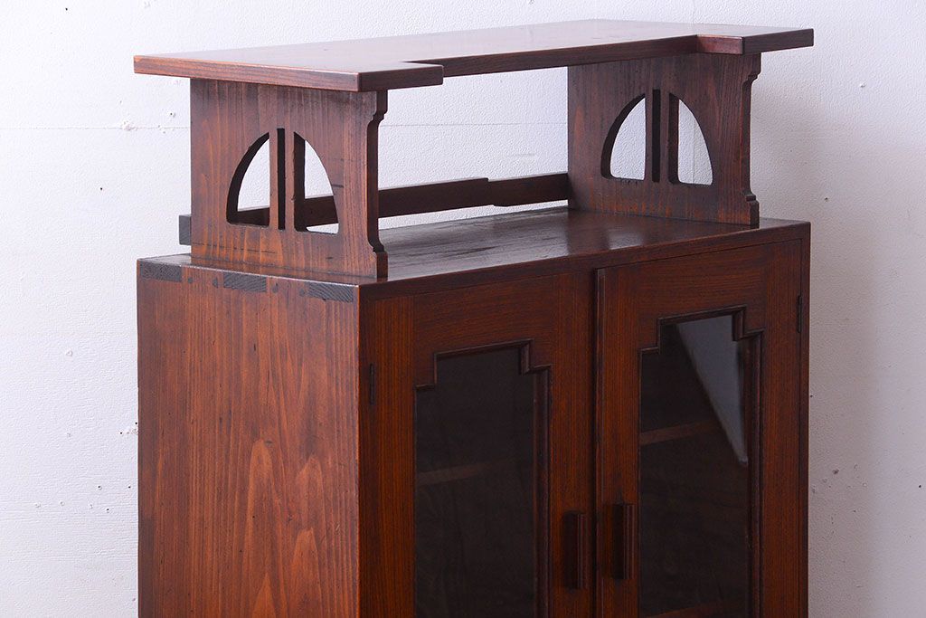 アンティーク家具　和製アンティーク　飾り台付きの上品な古いブックケース(本箱)