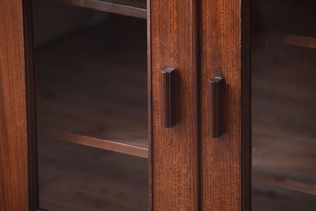 アンティーク家具　和製アンティーク　飾り台付きの上品な古いブックケース(本箱)