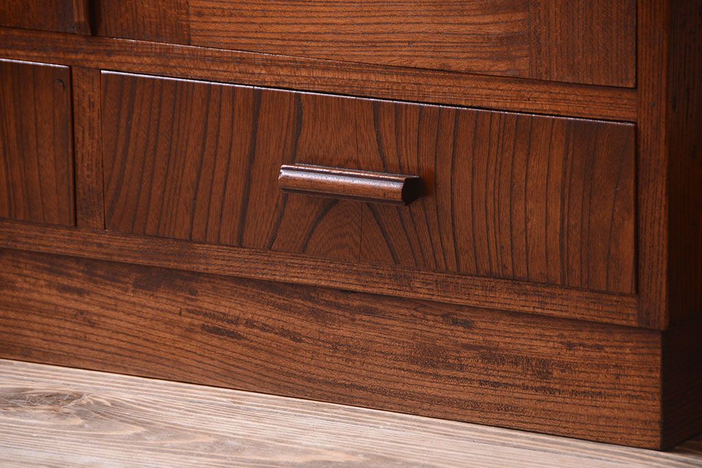 アンティーク家具　和製アンティーク　飾り台付きの上品な古いブックケース(本箱)