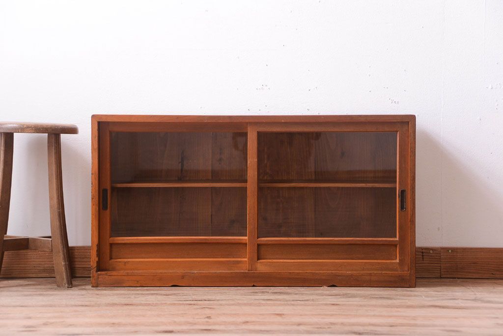 アンティーク家具　和製アンティーク　古い木味の小さなローボード(収納棚)