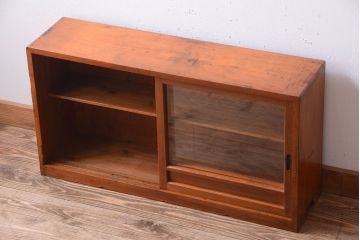 アンティーク家具　和製アンティーク　古い木味の小さなローボード(収納棚)