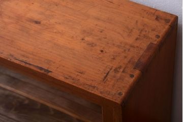 アンティーク家具　和製アンティーク　古い木味の小さなローボード(収納棚)