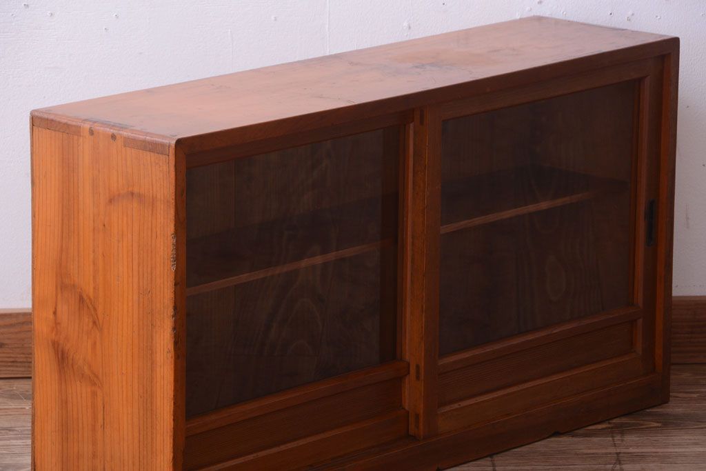 アンティーク家具　和製アンティーク　古い木味の小さなローボード(収納棚)