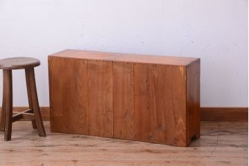 アンティーク家具　和製アンティーク　古い木味の小さなローボード(収納棚)