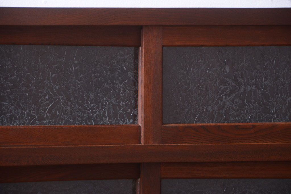 アンティーク家具　和製アンティーク　結霜ガラス入り!前面欅材の鉄脚サイドボード(収納棚)