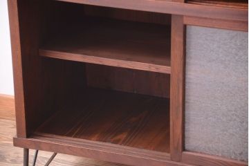 アンティーク家具　和製アンティーク　結霜ガラス入り!前面欅材の鉄脚サイドボード(収納棚)