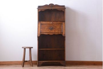 アンティーク家具 イギリスアンティーク 彫刻が美しいオーク材のライティングビューロー