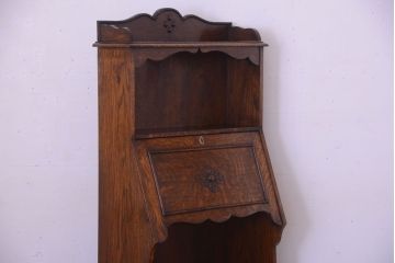 アンティーク家具 イギリスアンティーク 彫刻が美しいオーク材のライティングビューロー