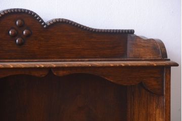 アンティーク家具 イギリスアンティーク 彫刻が美しいオーク材のライティングビューロー