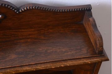 アンティーク家具 イギリスアンティーク 彫刻が美しいオーク材のライティングビューロー