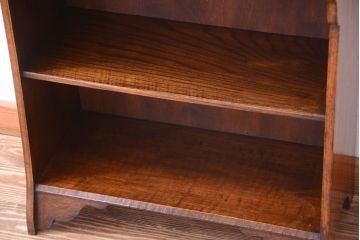 アンティーク家具 イギリスアンティーク 彫刻が美しいオーク材のライティングビューロー