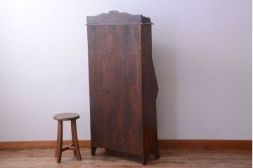 アンティーク家具 イギリスアンティーク 彫刻が美しいオーク材のライティングビューロー