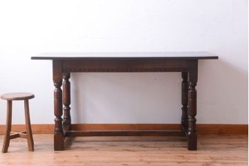 ヴィンテージ家具　イギリスビンテージ　オーク材製!重厚なダイニングテーブル