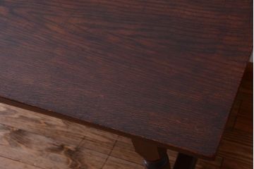 ヴィンテージ家具　イギリスビンテージ　オーク材製!重厚なダイニングテーブル