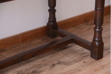 ヴィンテージ家具　イギリスビンテージ　オーク材製!重厚なダイニングテーブル