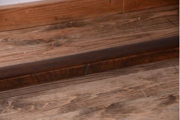 ヴィンテージ家具　イギリスビンテージ　オーク材製!重厚なダイニングテーブル
