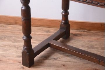 ヴィンテージ家具　イギリスビンテージ　オーク材製!重厚なダイニングテーブル