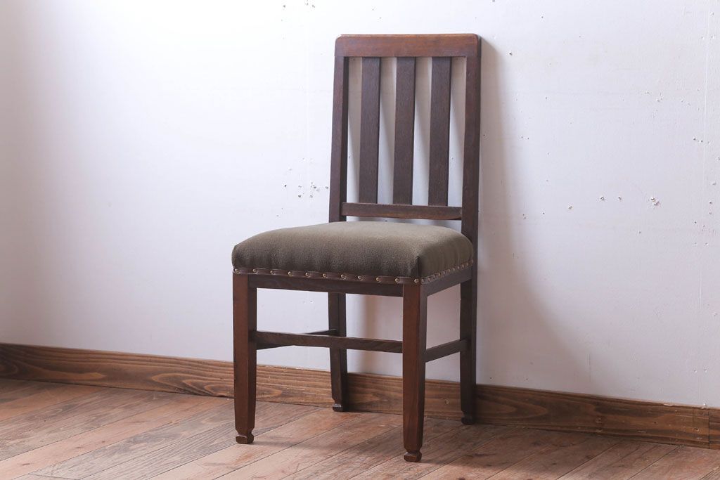 アンティーク家具　和製アンティーク　オーク材のシンプルなチェア