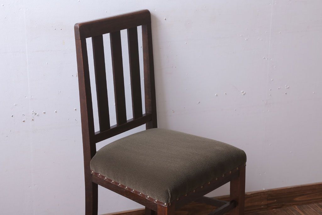 アンティーク家具　和製アンティーク　オーク材のシンプルなチェア