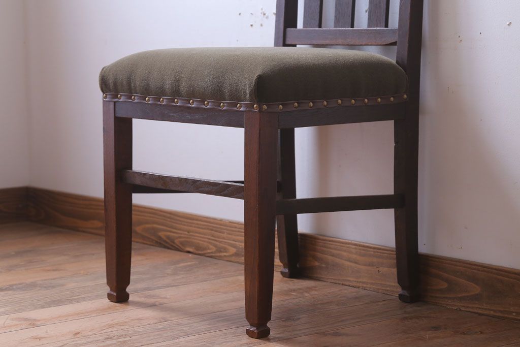 アンティーク家具　和製アンティーク　オーク材のシンプルなチェア