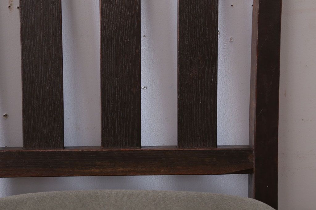 アンティーク家具　和製アンティーク　オーク材のシンプルなチェア