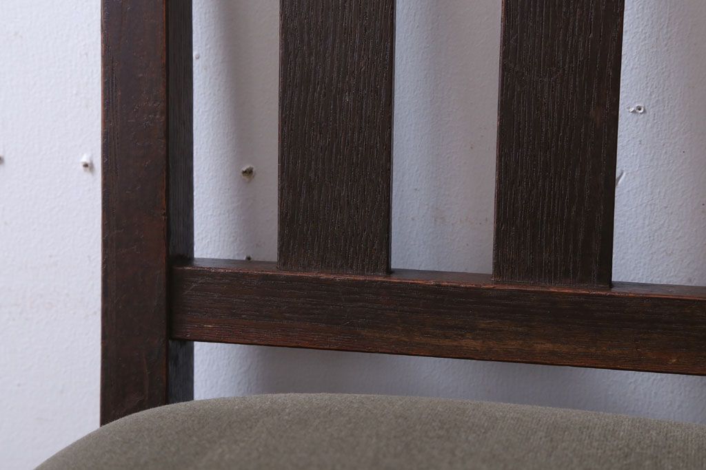 アンティーク家具　和製アンティーク　オーク材のシンプルなチェア