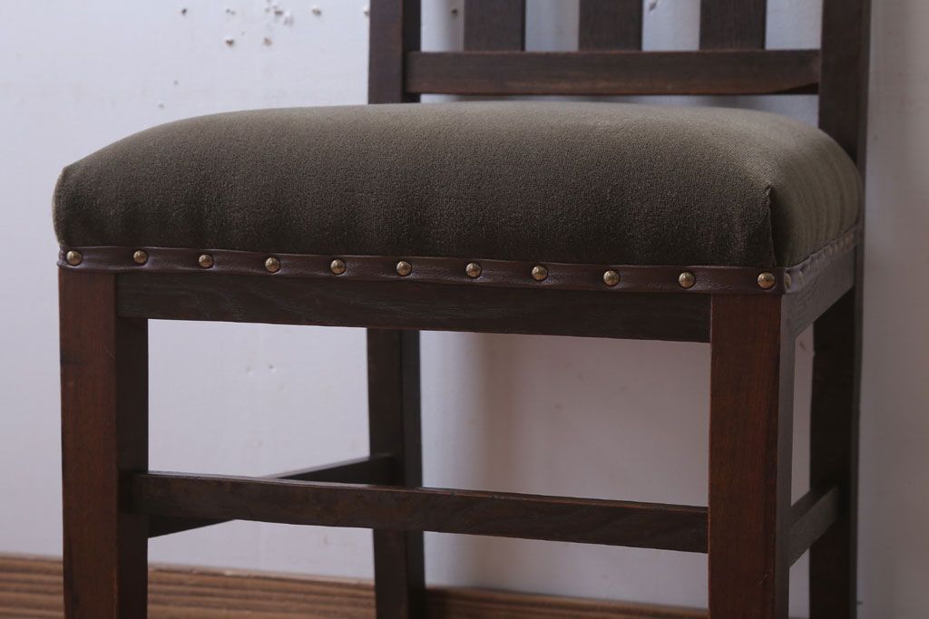 アンティーク家具　和製アンティーク　オーク材のシンプルなチェア