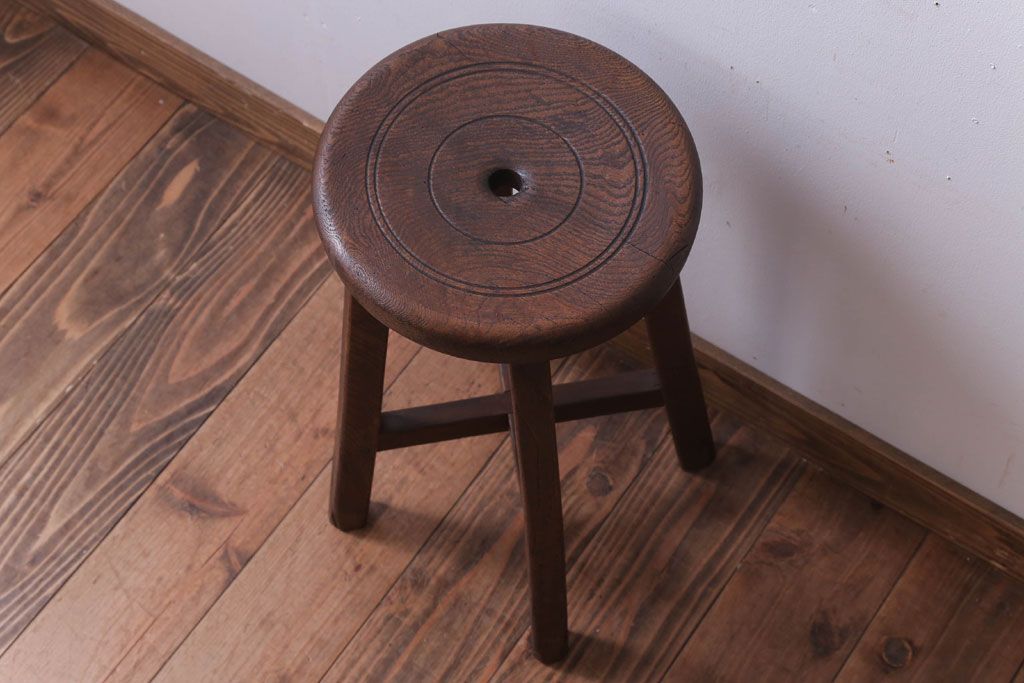 レトロ家具　アンティーク　古い木のレトロな丸スツール