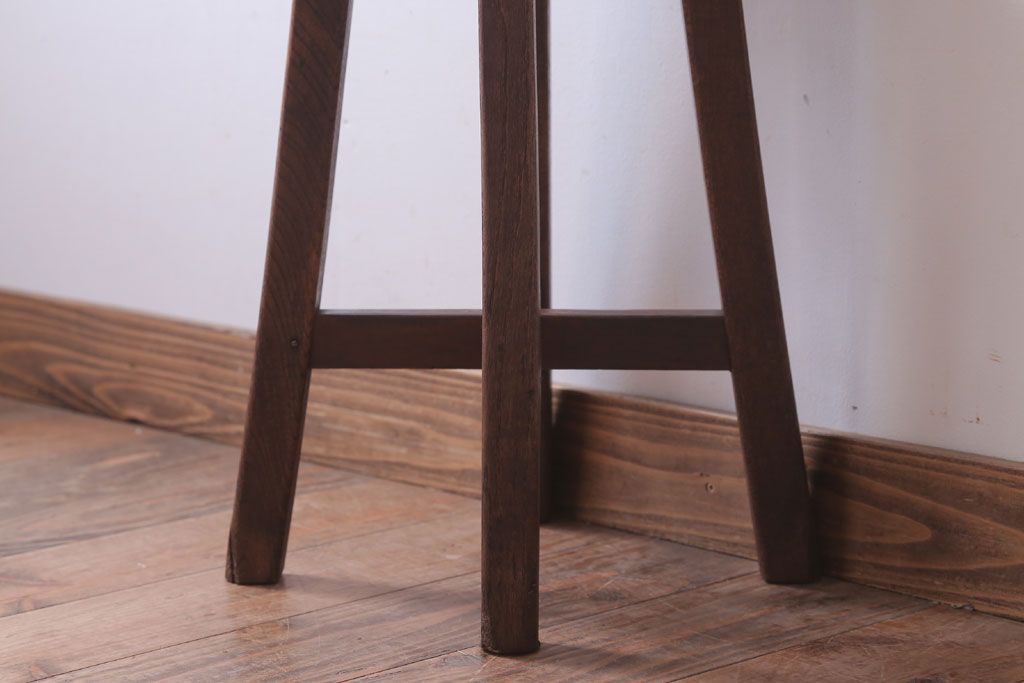 レトロ家具　アンティーク　古い木のレトロな丸スツール