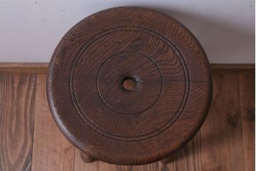 レトロ家具　アンティーク　古い木のレトロな丸スツール