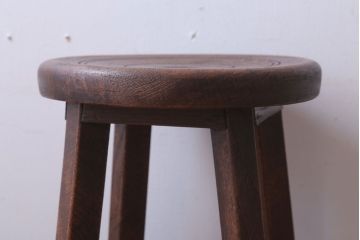 レトロ家具　アンティーク　古い木のレトロな丸スツール