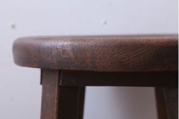レトロ家具　アンティーク　古い木のレトロな丸スツール