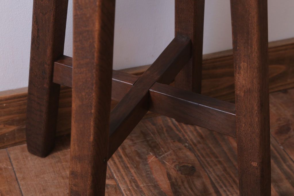 レトロ家具　アンティーク　古い木のレトロな丸スツール