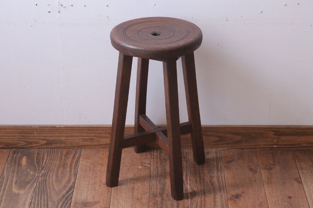 レトロ家具　アンティーク　古い木のレトロな丸スツール